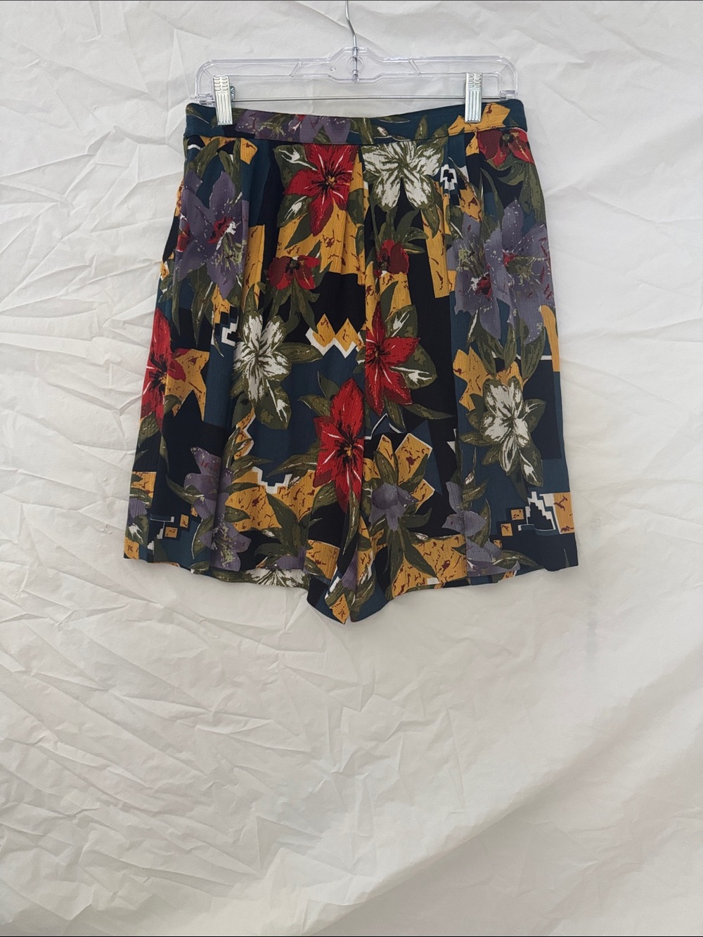 Vintage Melrose Studio High-Waist Floral Pattern Women’s Shorts